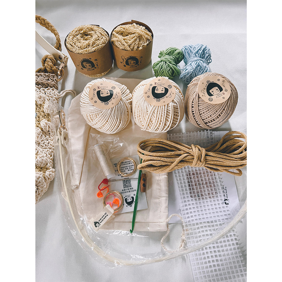 'The Story of Roses' French Style Floral Crochet Bag Kit