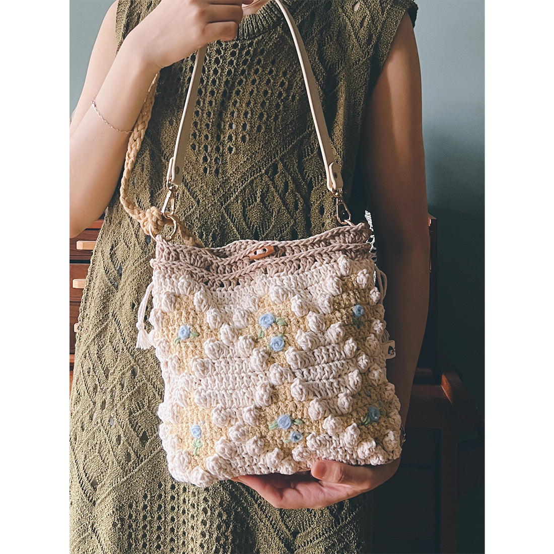 'The Story of Roses' French Style Floral Crochet Bag Kit